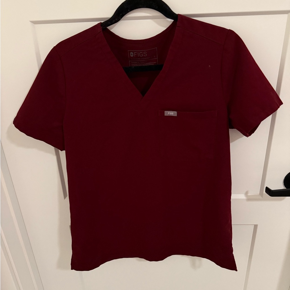 FIGS Technical Collection Scrub Top Burgundy Short Sleeve Size Small - Picture 1 of 4
